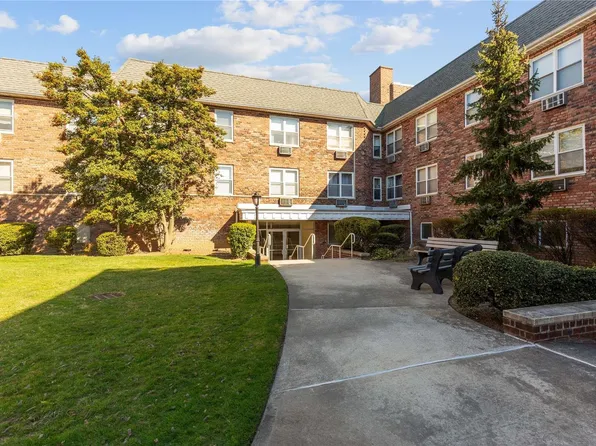 30 Daley Place #148, Lynbrook, NY 11563