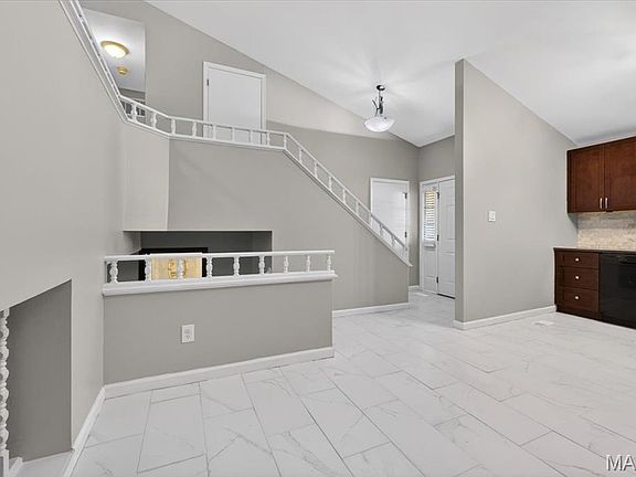 3rd image of 22 Willowyck Ct