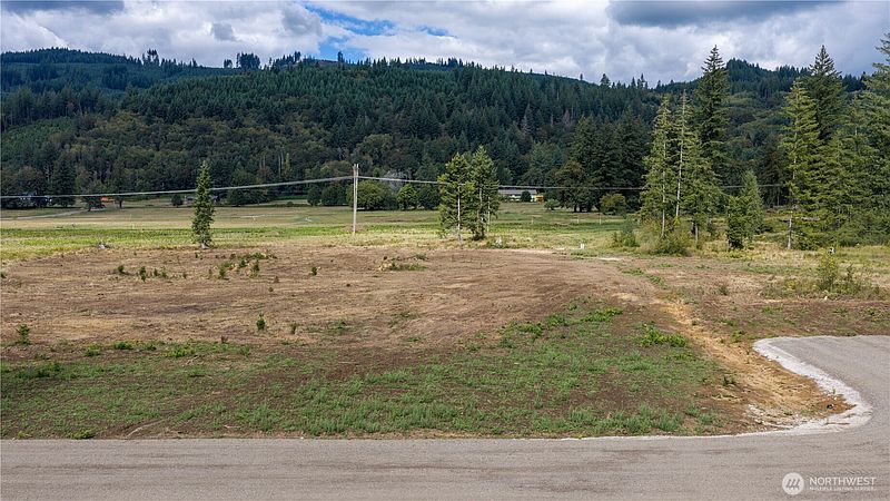 5th image of 419 Sawmill Road