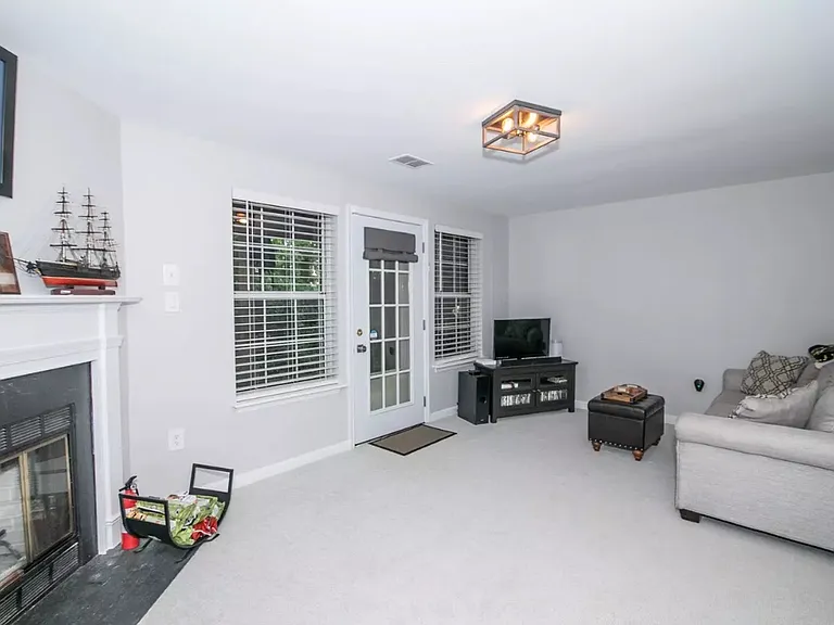 15798 Widewater Dr — Photo 29