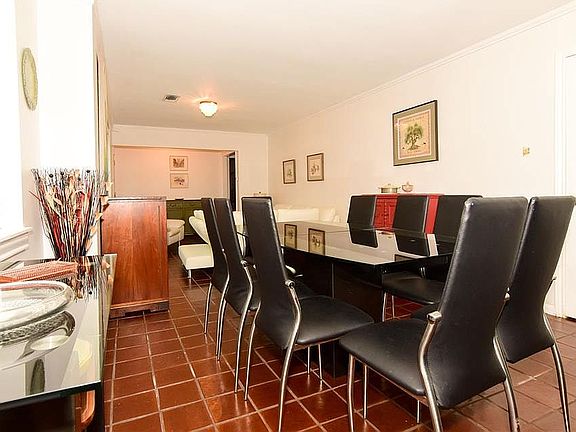 Formal dining/living room