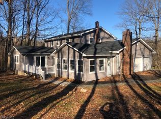 2 Deer Ct, Chester, NJ 07930