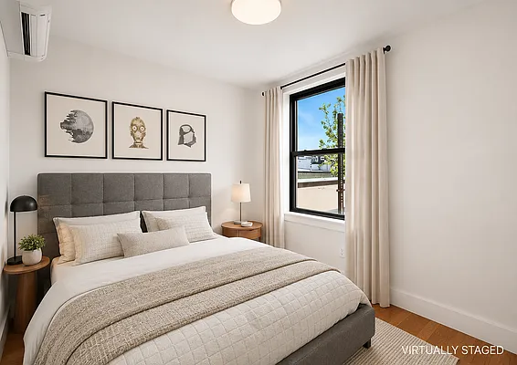 Bedroom, photo 1