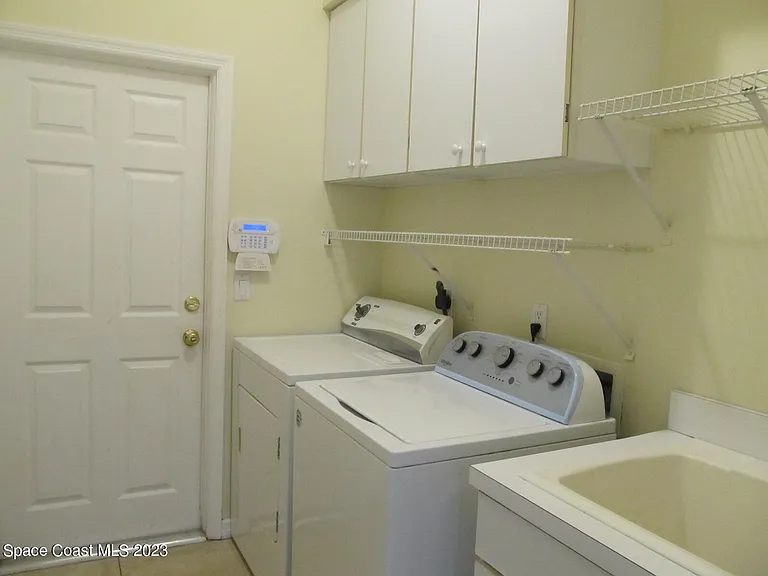 986 Fostoria Dr — Photo 23