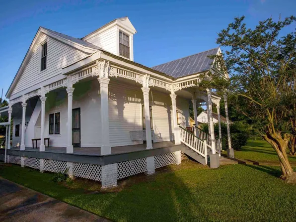 1228 Mississippi St, Donaldsonville, LA 70346