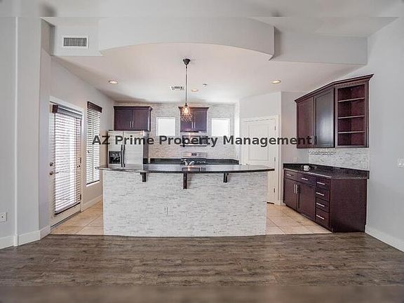 4th image of 945 E Playa Del Norte Dr