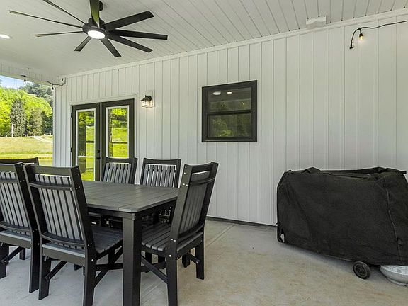 29th image of 1651 Winding Stairs Rd