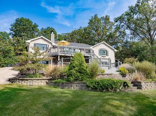 6534 N Lazy River Rd, Janesville, WI 53545