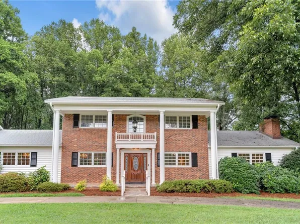 620 Walkertown Guthrie Rd, Winston Salem, NC 27101