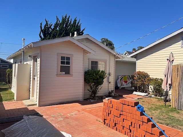 1st image of 208 S Pacific Ave