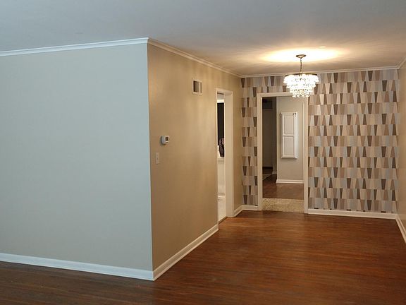 2813 Living and dinning