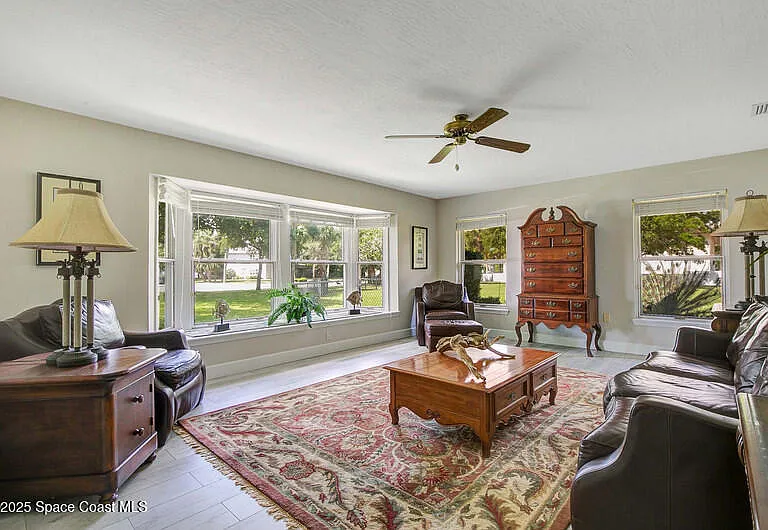 250 E Central Blvd — Photo 11