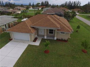 402 SE 14th Ter, Cape Coral, FL 33990
