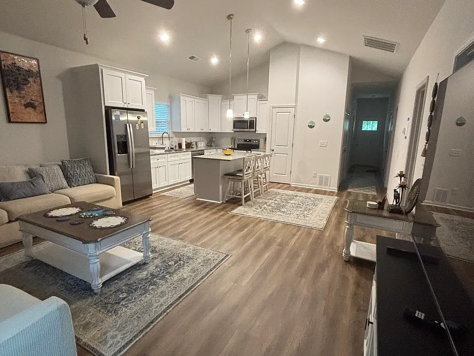 447 Dawn Cir