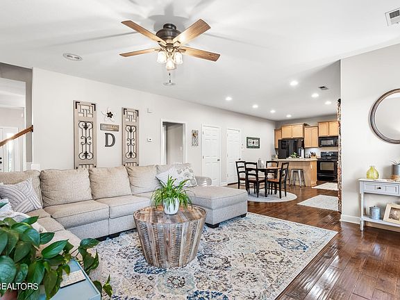 5th image of 3200 Orange Blossom Ln