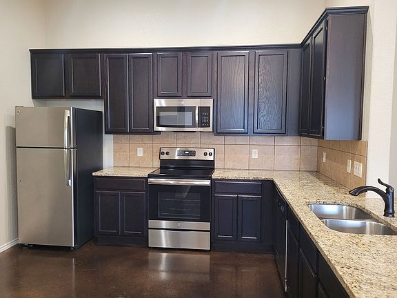 3rd image of 134 Stacy Ln