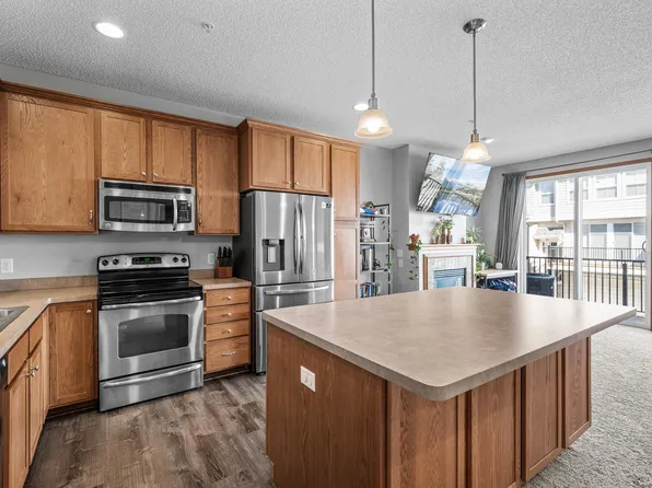 4615 Victor Path Unit 4, Hugo, MN 55038