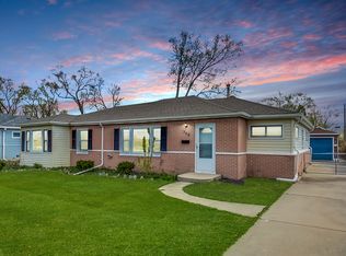 705 Cumberland St, Hoffman Estates, IL 60169