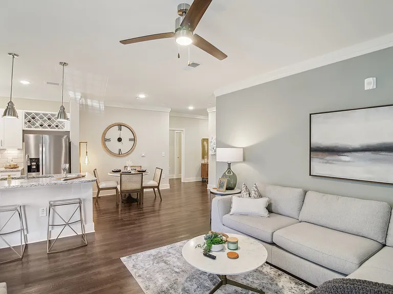 Somerset Apartments — Photo 3