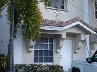 719 SW 122nd Ave, Pembroke Pines, FL 33025