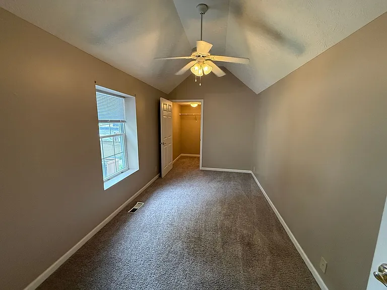 Columbia Square Apartments — Photo 4