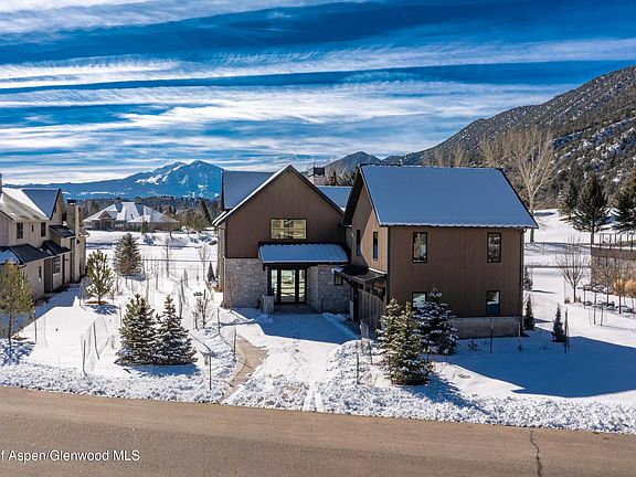 5th image of 589 Saddleback Rd