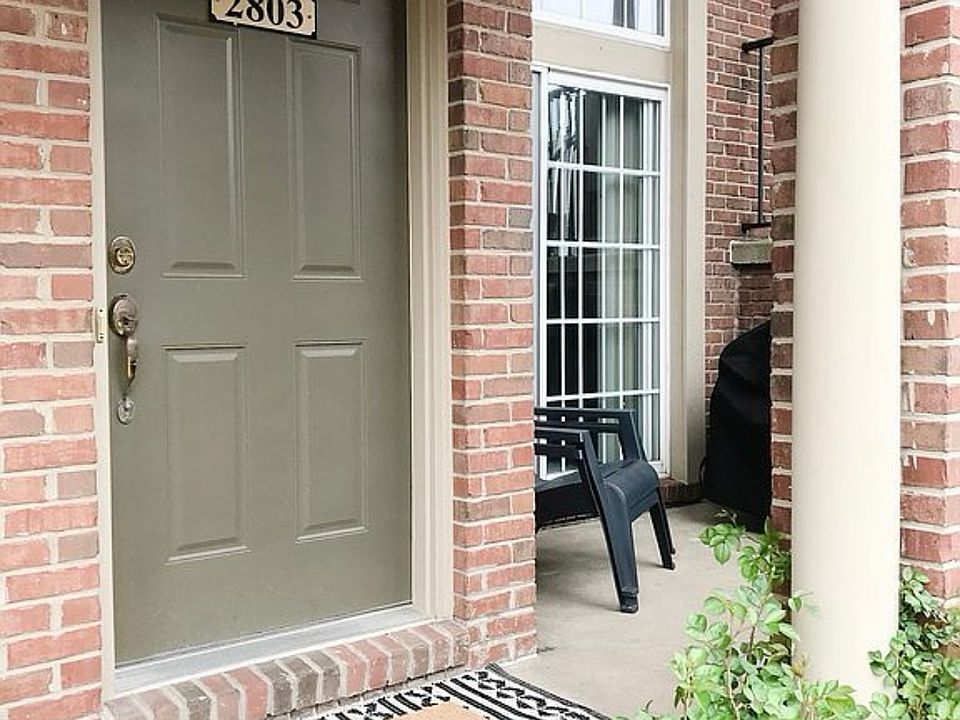 1st image of 2803 Barclay Way