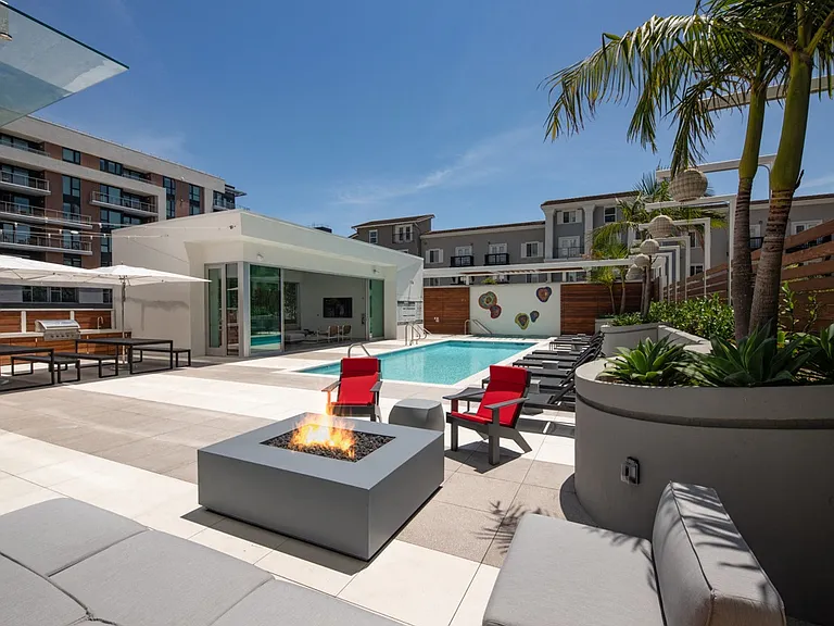 200 West Ocean Firepit