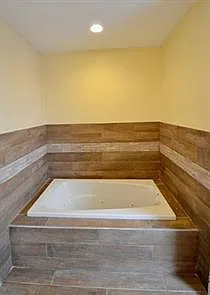 3 bed, 1377 sqft, $3,200 — Photo 4