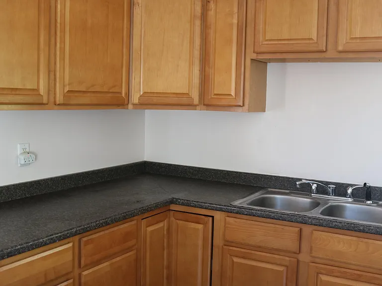 81 Lincoln St #2 — Photo 6