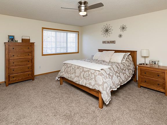5th image of 6855 Woodland Ave Unit 808