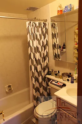 Rented by City Stop Realty | media 32