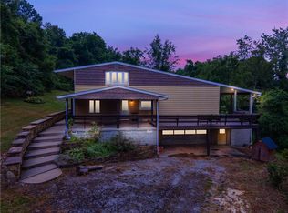 1140 Hookstown Grade Rd, Coraopolis, PA 15108