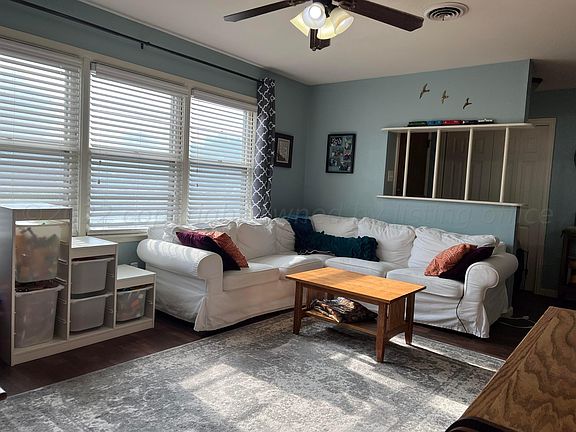 3rd image of 2537 Mary Ellen St