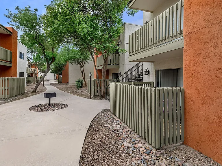 Pantano Villas Apartments — Photo 10
