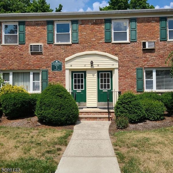 1st image of 51 Roseland #18