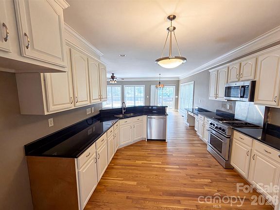 2nd image of 9721 Arlington Oaks Dr