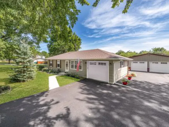 40 E Rickard Dr, Oswego, IL 60543
