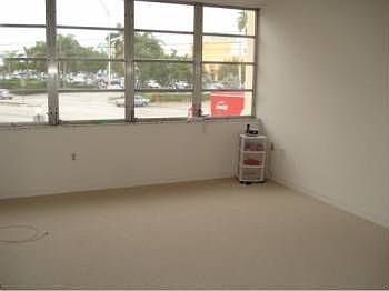 4th image of 1501 NE Miami Gardens Dr APT 246