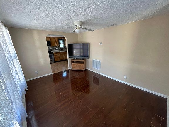 4th image of 1323 Browning St