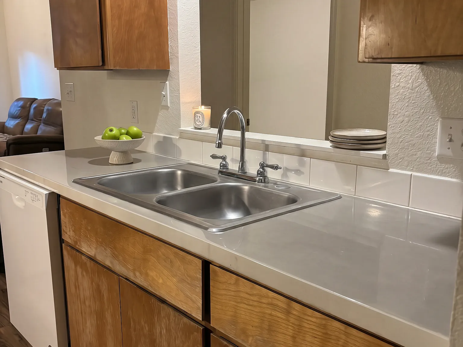 2 bed, 940 sqft, $1,300 — Photo 2