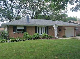 1910 Apple Tree Ln, Rockford, IL 61108