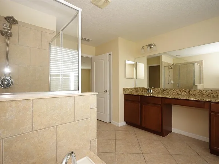 2926 Youngford St — Photo 24