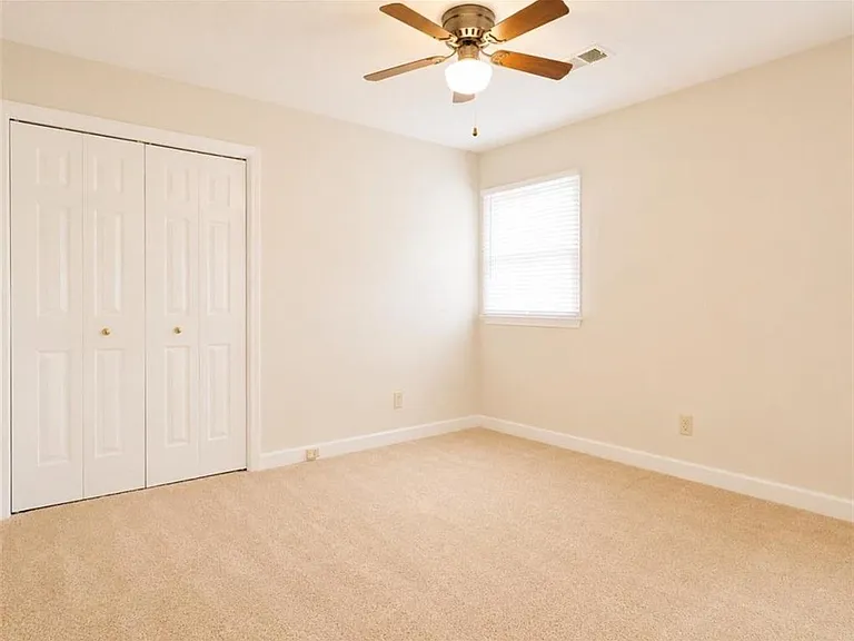 1630 Green Oak Cir — Photo 15