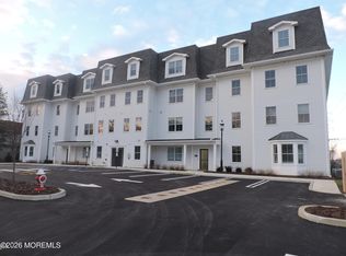 92 Drs James Parker Blvd APT 406, Red Bank, NJ 07701