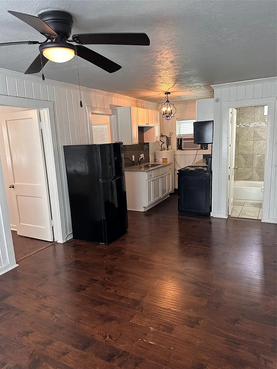 Building Photo - 4210 Ennis St #3