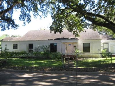 718 Austin St, Liberty, TX, 77575