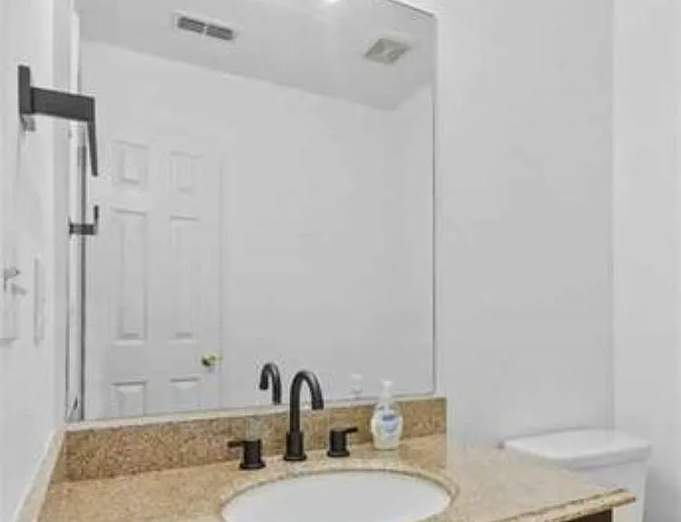 438 E Mimosa Ln — Photo 5