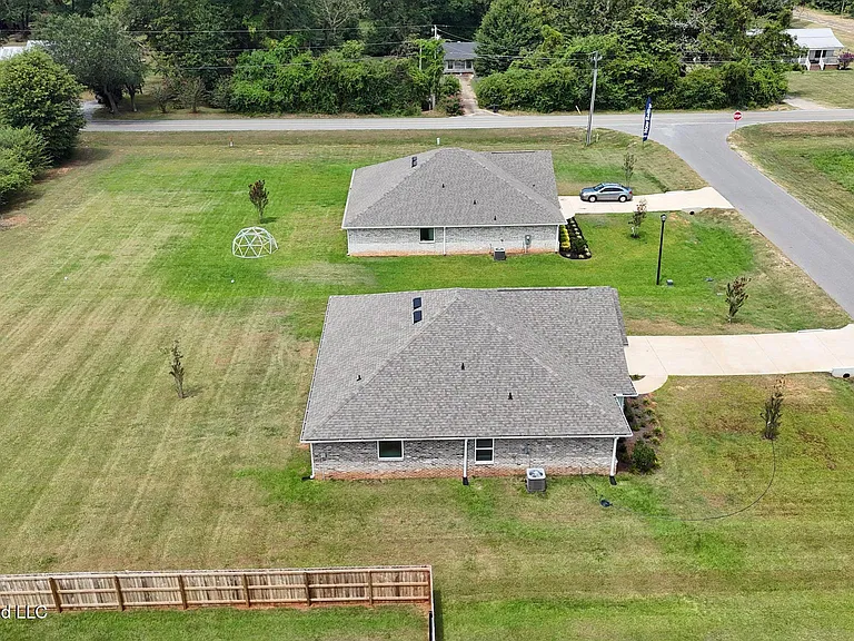 107 Mill Ct — Photo 30