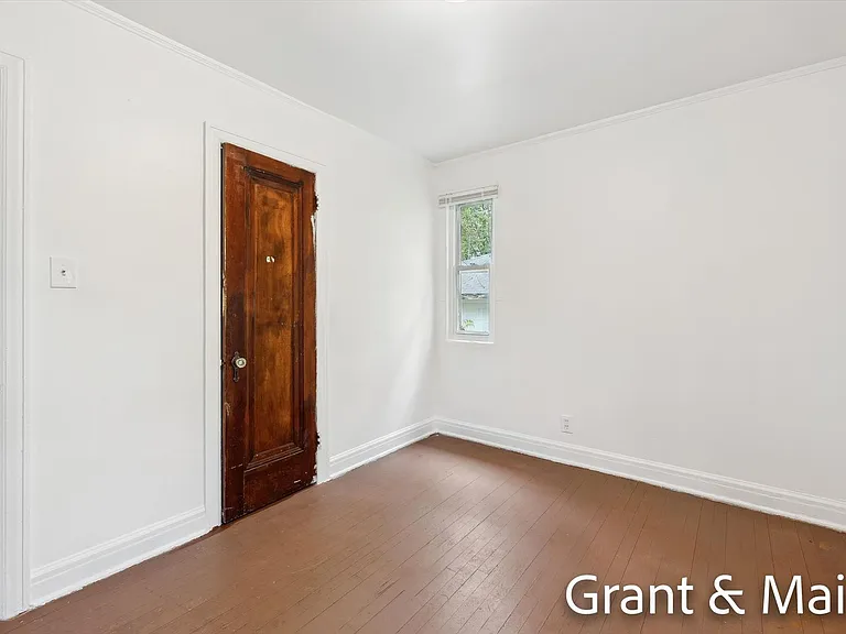 19250 Charest St — Photo 14